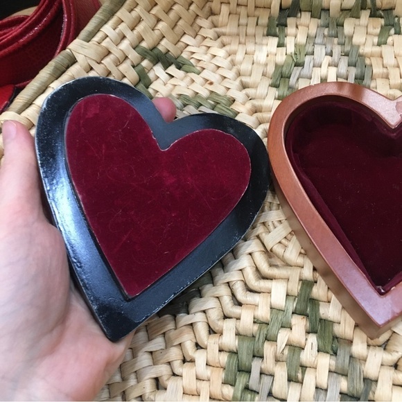 Pewter horse jewelry box. Heart shaped equestrian horse lover trinket box. - Picture 5 of 9